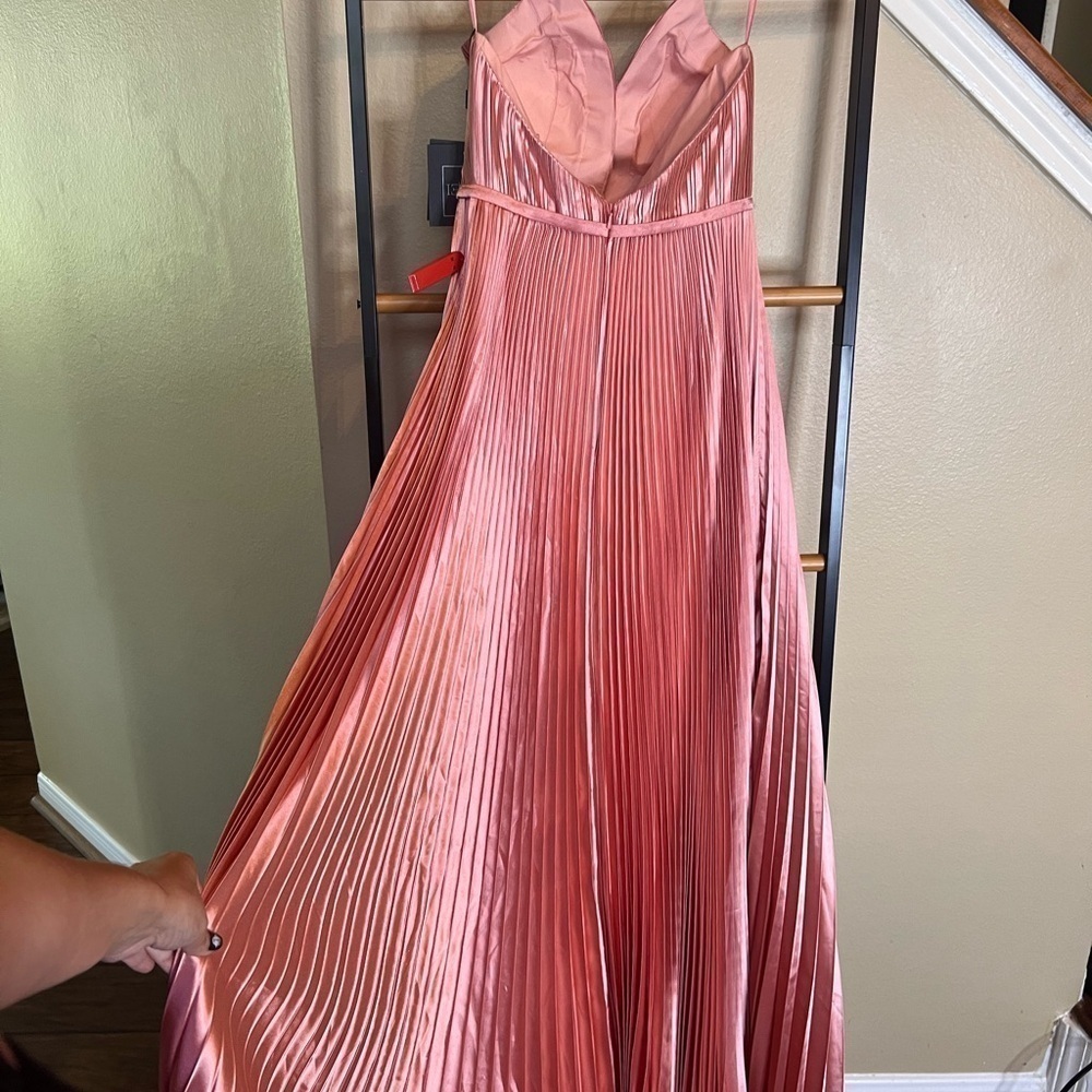 $150 firm. Today only ! New Ieena for MacDuggal Plunge Neck Pleated Gown Size 2 - Picture 14 of 14